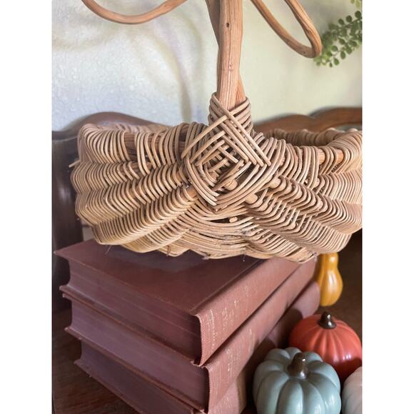 Vintage Primitive Farmhouse Basket Butt Buttocks Gathering Egg Eye Of God Wicker - Picture 6 of 9